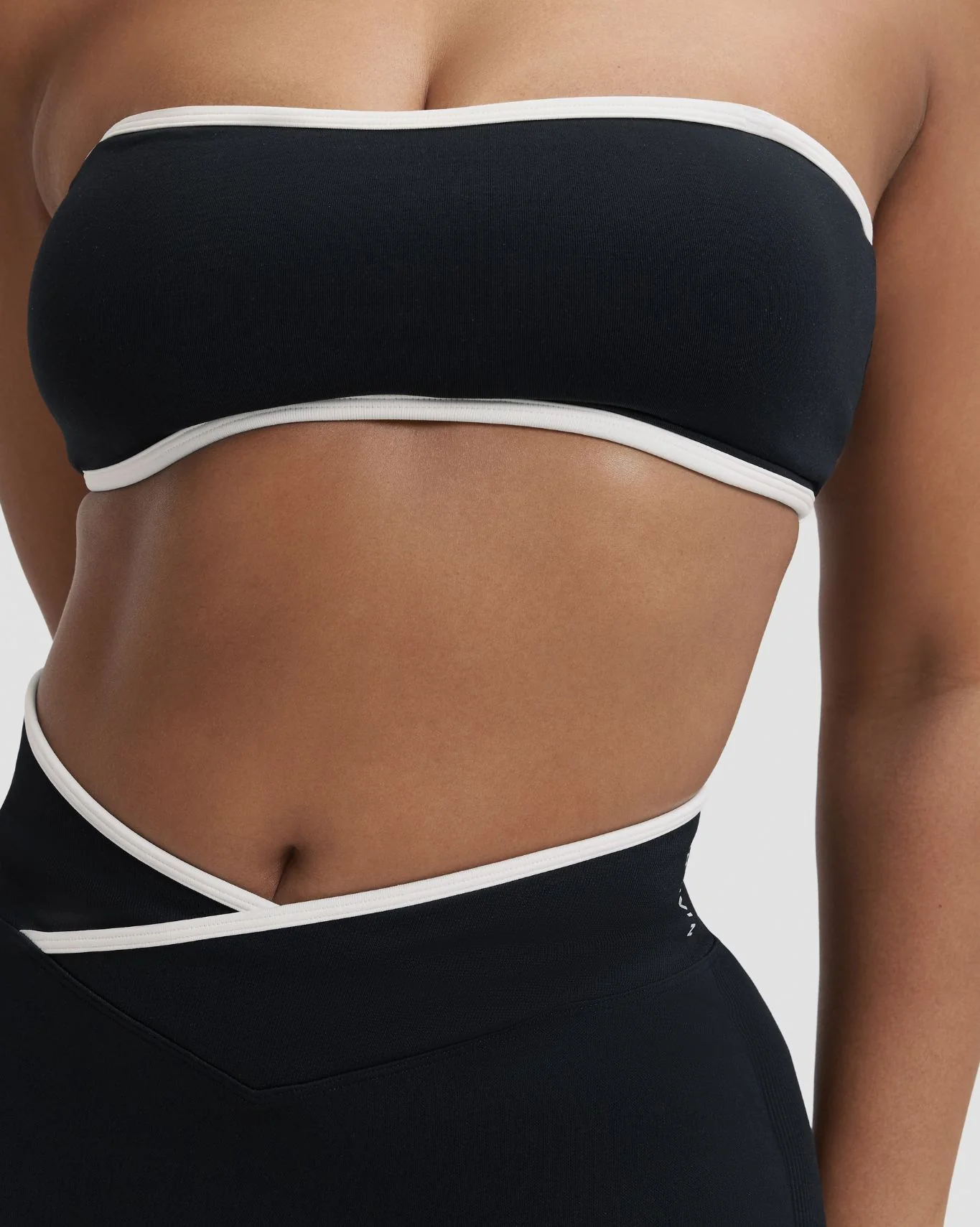 Elevate™ Outline Bandeau Bra | Night Black - Image 4