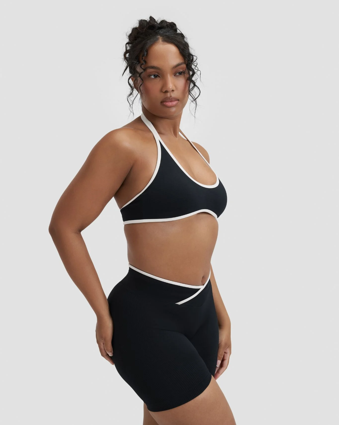 Elevate™ Outline Halterneck Bra | Night Black - Image 4